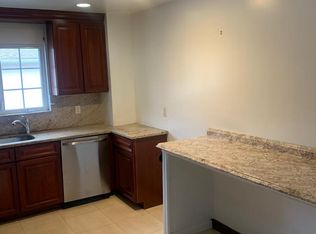 8766 257th St, Floral Park, NY 11001