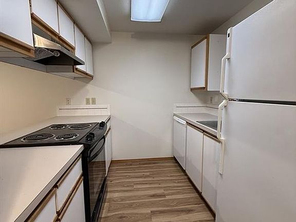 2nd image of 762 SW 206th Pl