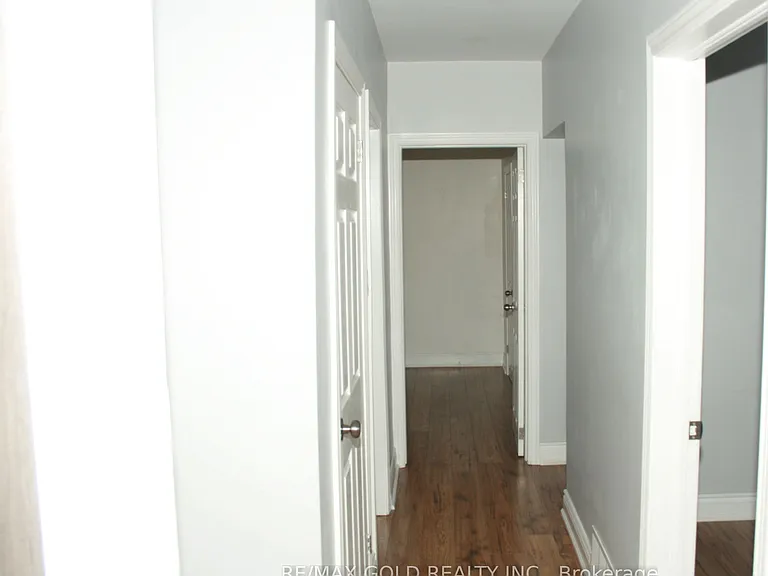1124 Kent Ave — Photo 9