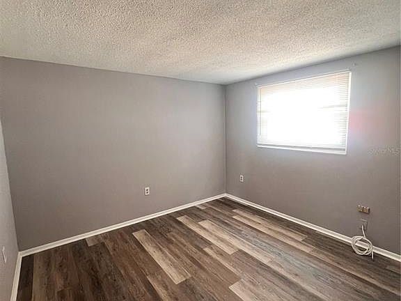 5th image of 9910 Lake Chrise Ln