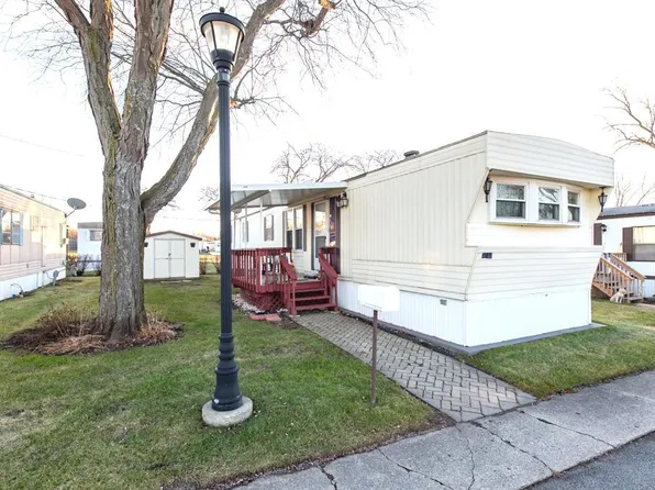 3113 7th St, Park City, IL 60085