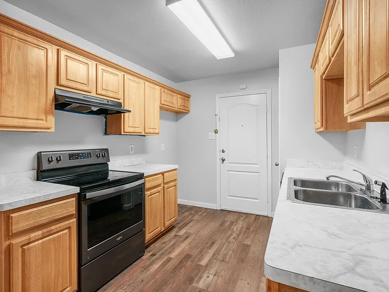 9212 Coral Ln — Photo 12