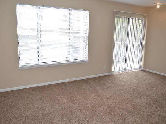 3rd image of 129 Club Pkwy
