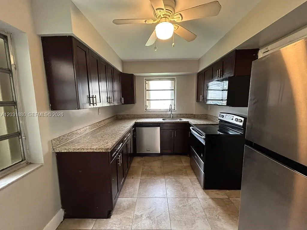 Sixth Horizons Condo — Photo 3