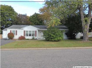 12 Cherry Tree Ln, Middletown, NJ 07748