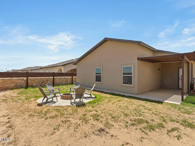 2852 Tierra Oasis St — Photo 14