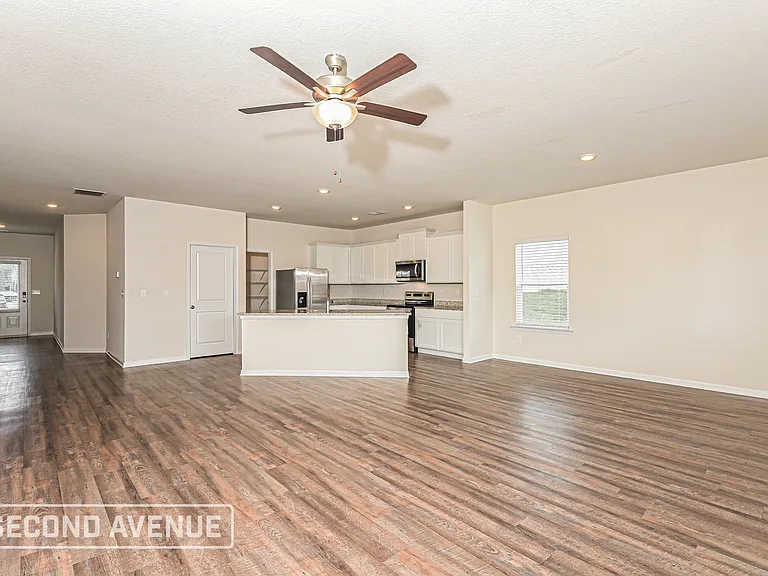 714 Woody Dr — Photo 6