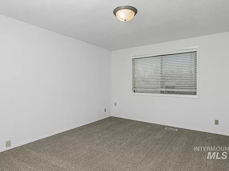 2930 S Raindrop Dr — Photo 7