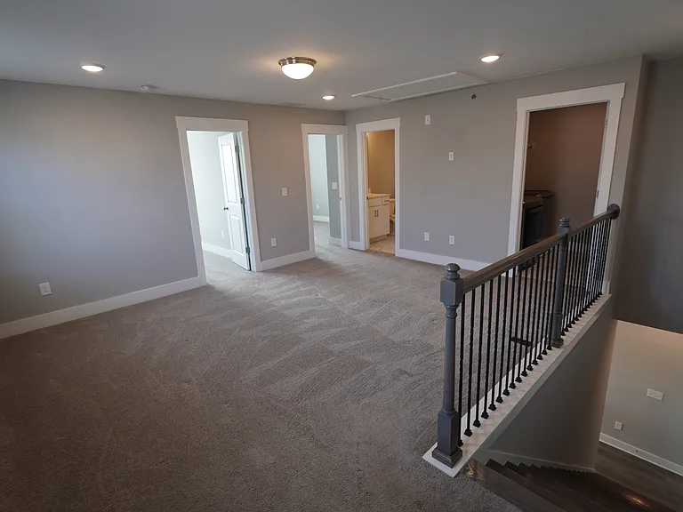1532 Henry St — Photo 7