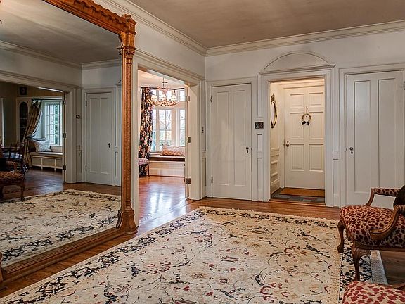2nd image of 1861 Cambridge Blvd