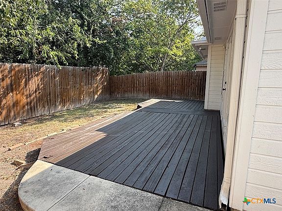 5th image of 212 Dogwood Dr