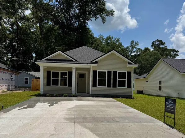 69 W F Magers Rd, Crawfordville, FL 32327