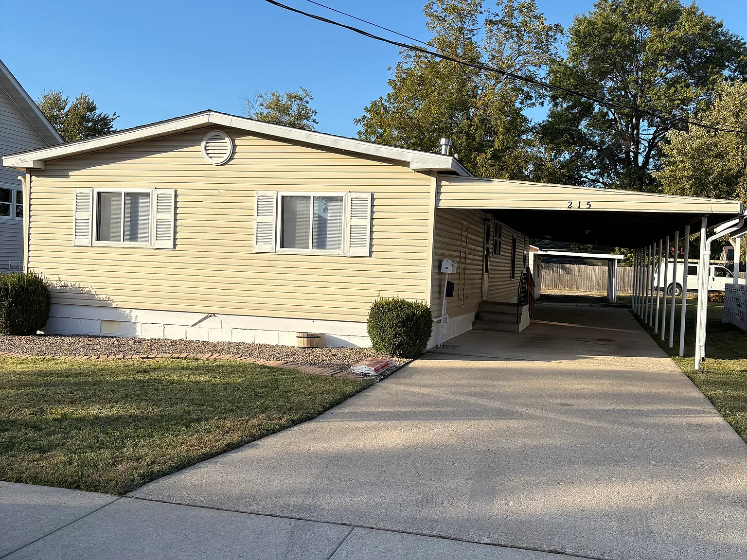 2 bed, 1400 sqft, $1,050 — Photo 1