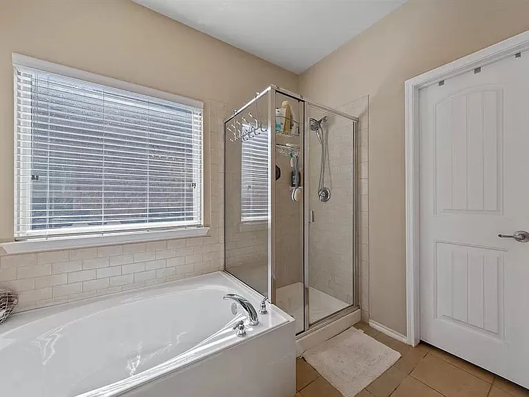 1701 Twin Hills Way — Photo 8