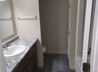 1118 Tiffany Pl, Waterloo, IA 50701