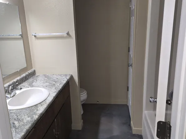 1118 Tiffany Pl, Waterloo, IA