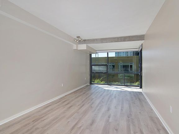 3rd image of 350 11th Ave Unit 522
