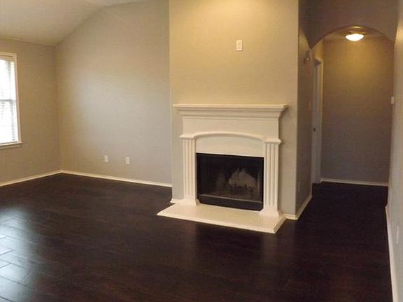 5th image of 109 Hickory Creek Dr