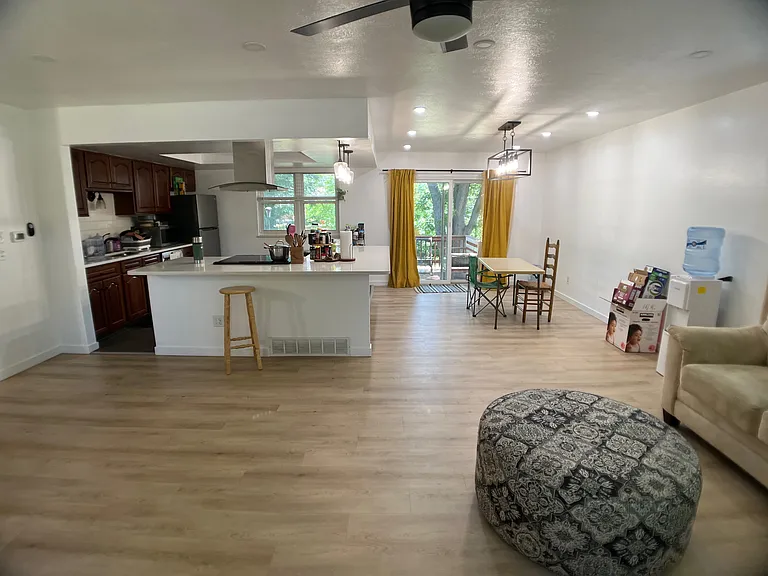 354 S 21st Ave — Photo 8