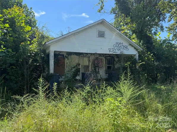 1119 Piedmont Dr NW, Lenoir, NC 28645