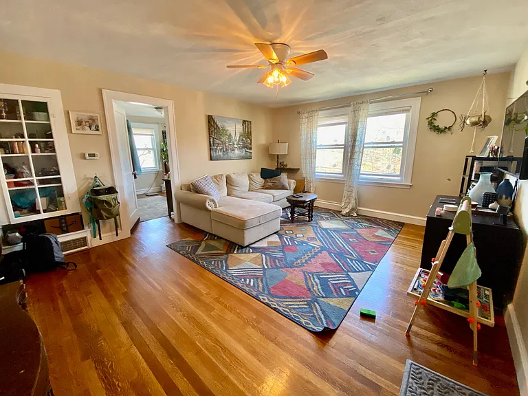 4907 Washington St #3R — Photo 6