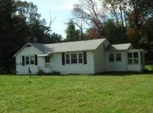 5 Pulaski Rd, Glen Gardner, NJ 08826