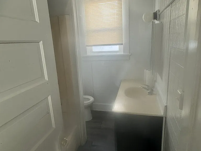 1318 Manss Ave — Photo 4