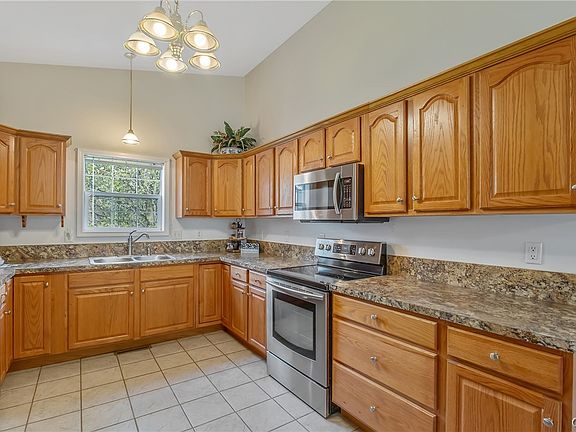 5th image of 8228 Stearns Rd