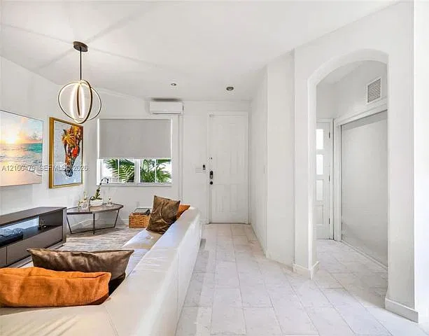 10902 SW 240th St — Photo 2