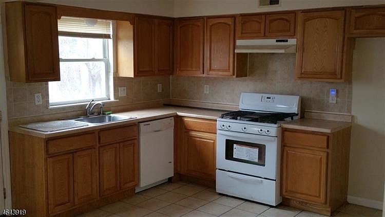 2nd image of 373 S 7th St