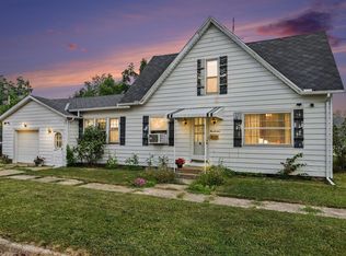 316 Magnolia St, Three Oaks, MI 49128