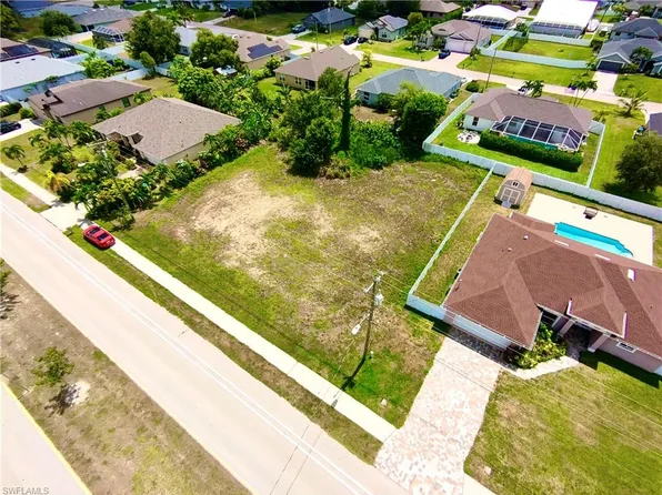 1818 SW Trafalgar PKWY, CAPE CORAL, FL 33991