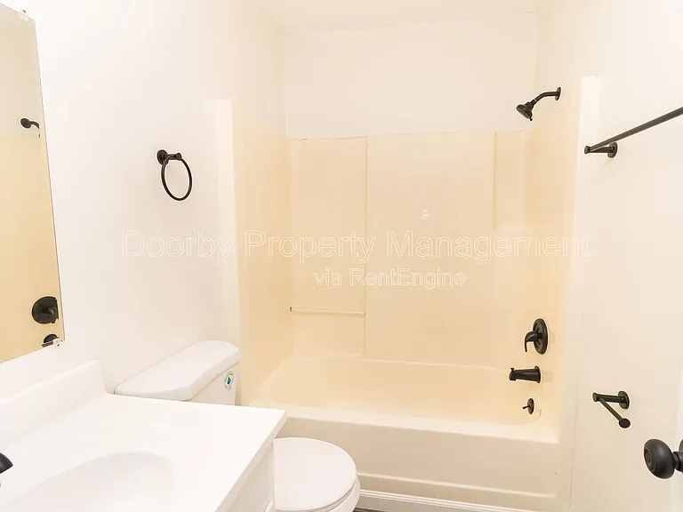 1118 McBrien Rd #B — Photo 8