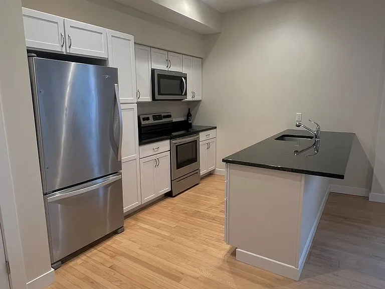 359 Main St #305 — Photo 4