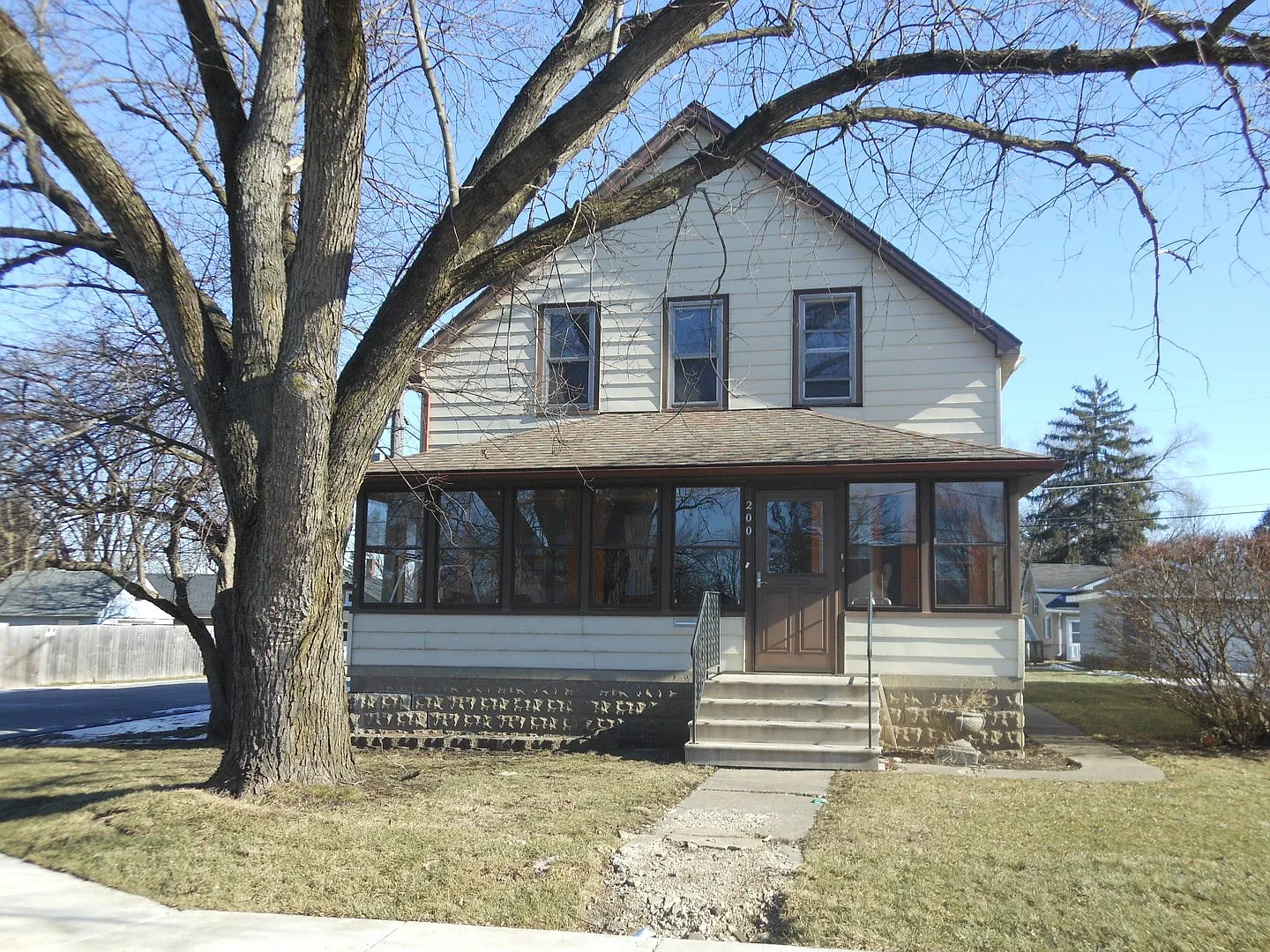 200 S Briggs St photo 1