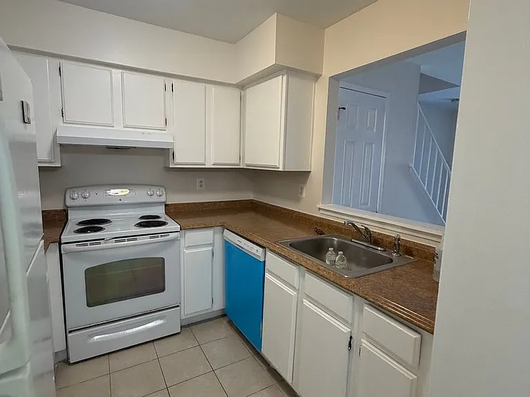4118 Peppertree Ln — Photo 11