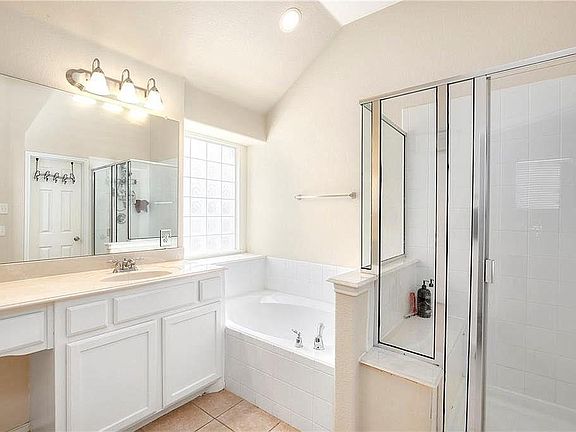 2nd image of 5608 Old Orchard Dr