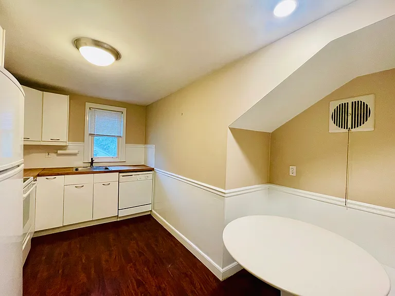 806 Hall St #2 — Photo 7
