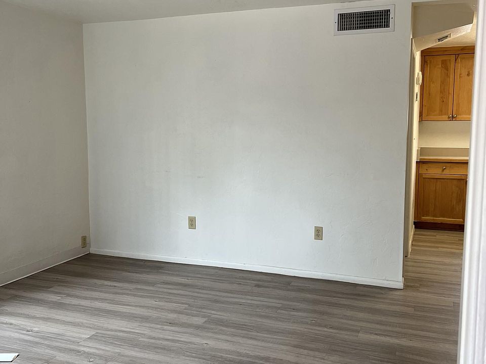 2nd image of 3328 E Flower St #3328