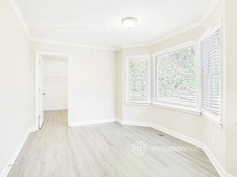 747 Edgewater Ln NW — Photo 13