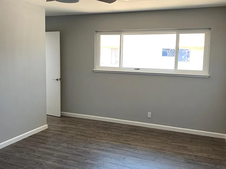 2043 Town And Country Ln — Photo 18