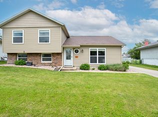 607 Bartlet Ct NW, Cedar Rapids, IA 52405