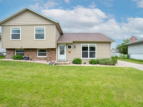 607 Bartlet Ct NW, Cedar Rapids, IA 52405