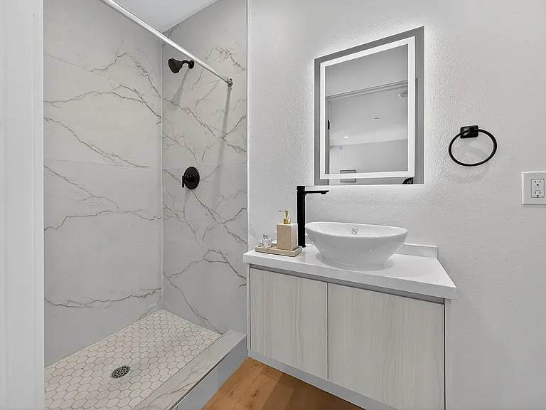 1223 W 37th Dr #1221 — Photo 10