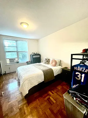 Rented by Luxian International Realty LLC | media 7