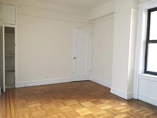 Rented by Metropolitan Equities | media 15