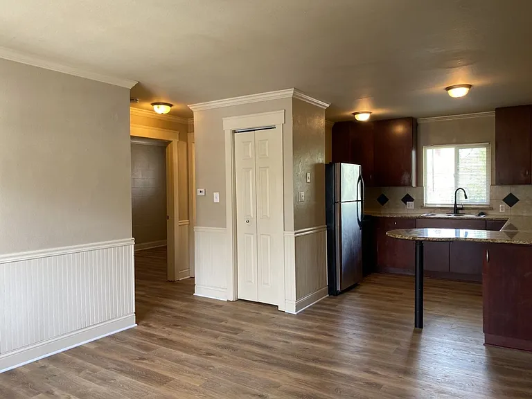 125 E Mrytle Flats — Photo 10
