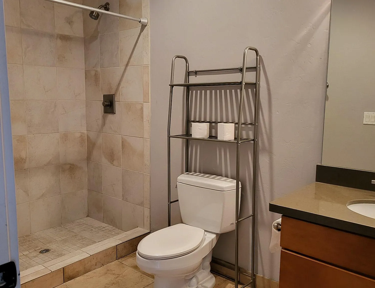 2 bed, 1300 sqft, $2,400 — Photo 4