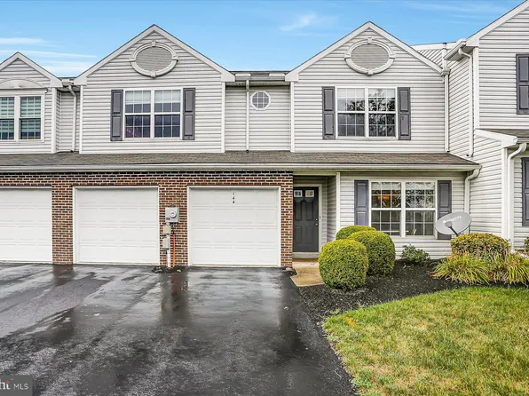 144 Merlin Dr, Hummelstown, PA 17036