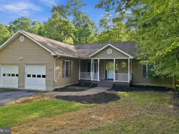 303 Overlook Dr, Cross Junction, VA 22625